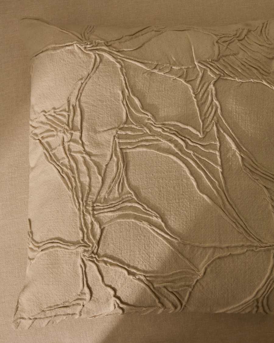 Kissenbezug Zira aus Baumwolle mit Blumendetail in Beige 45 x 45 cm