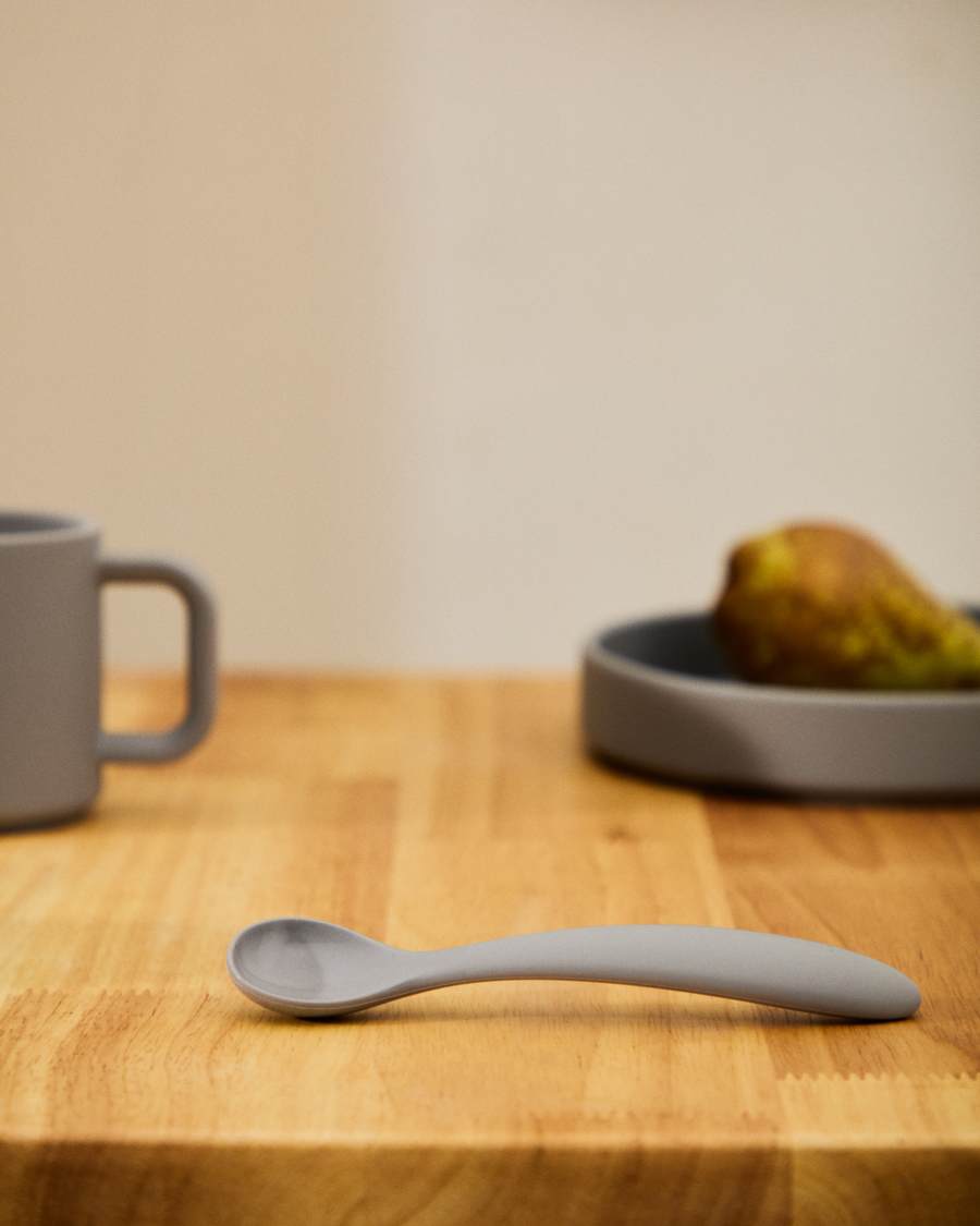 Lili set of two spoons in orange and blue silicone