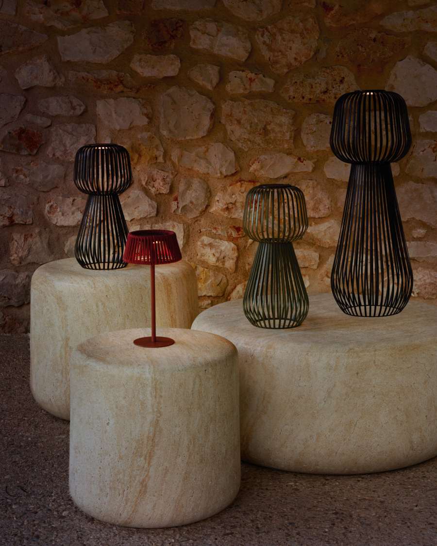 Reiba green metal solar floor lamp