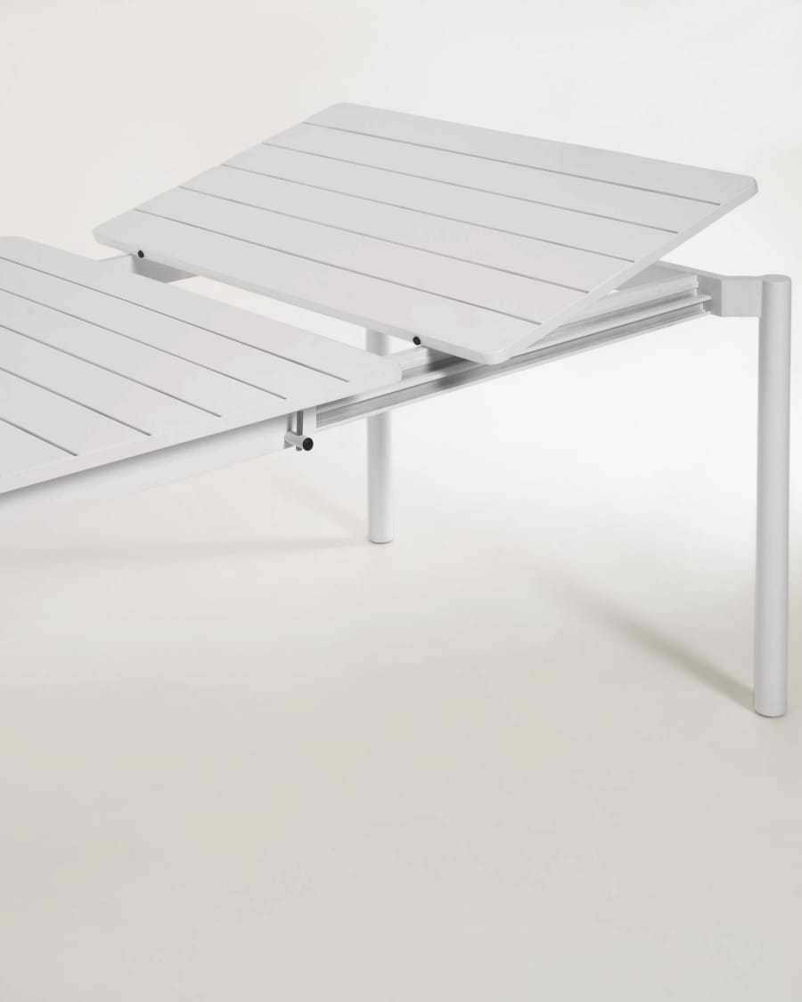 Zaltana extendable outdoor table made of aluminium in a  light grey finish, 140 (200) x 90 cm