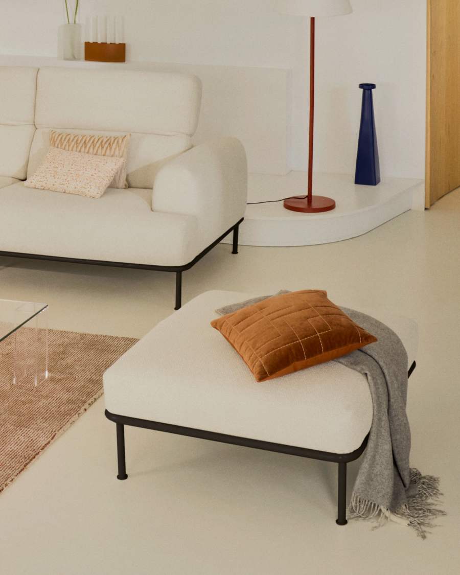 Υποπόδιο Aurum chenille εκρού και ματ γκρι μεταλλική βάση 85 x 85 εκ. FSC Mix Credit