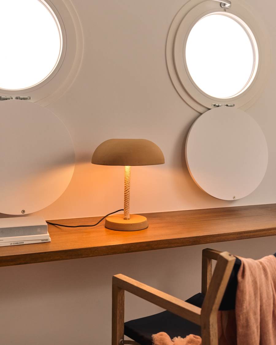 Lampada da tavolo Arinda in terracotta