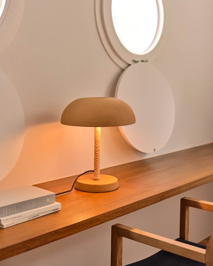 Lampada da tavolo Arinda in terracotta