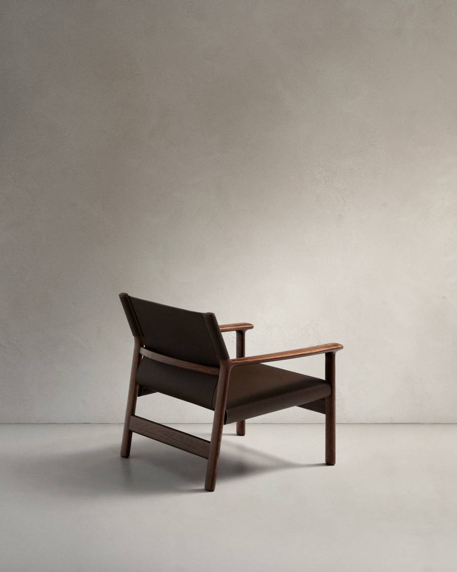 Jan armchair made of dark brown recycled leather fibres and FSC 100% solid ash wood with walnut-coloured finish