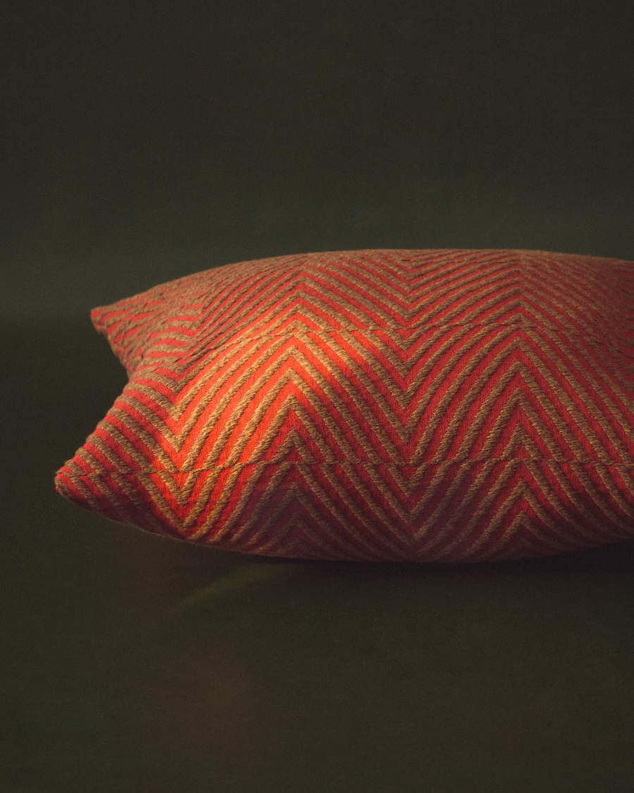 Lunver cushion cover in red chevron jacquard 50 x 50 cm