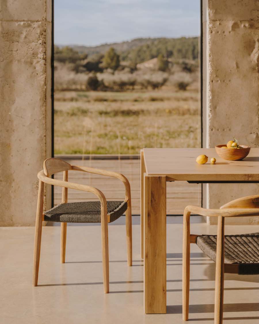 Nina stapelbarer Stuhl aus massivem Akazienholz und Seil in Schwarz FSC 100%