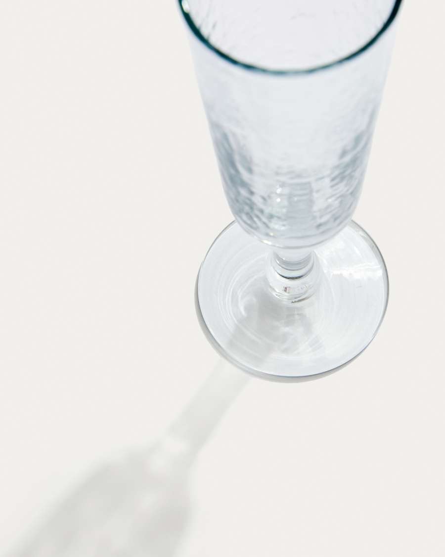 Sileia wine glass made of transparent recycled glass