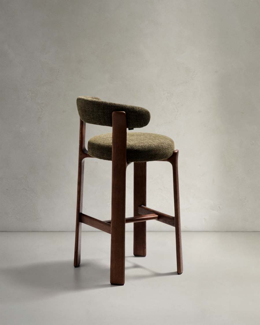 Hocker Granite aus grüner Chenille und massivem Eschenholz mit walnussholzfarbenem Finish, FSC 100%, 75 cm