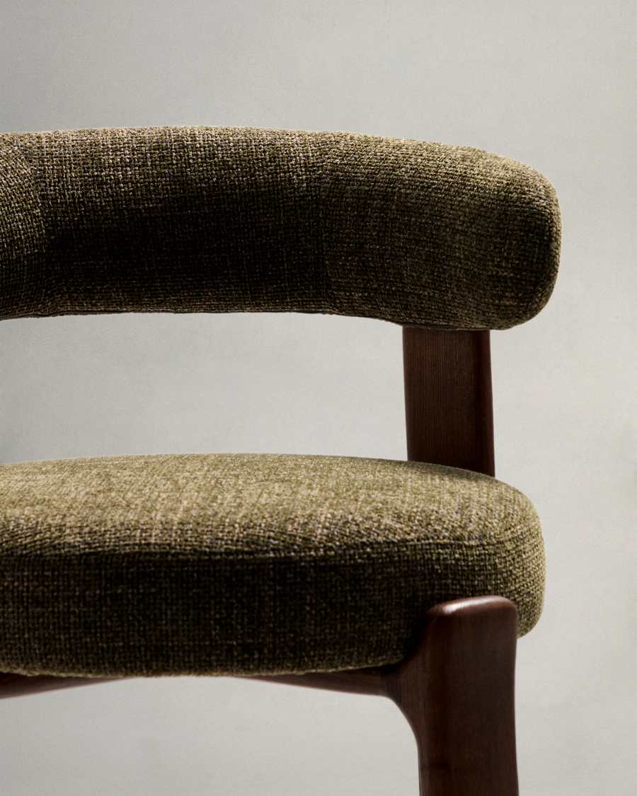 Hocker Granite aus grüner Chenille und massivem Eschenholz mit walnussholzfarbenem Finish, FSC 100%, 75 cm