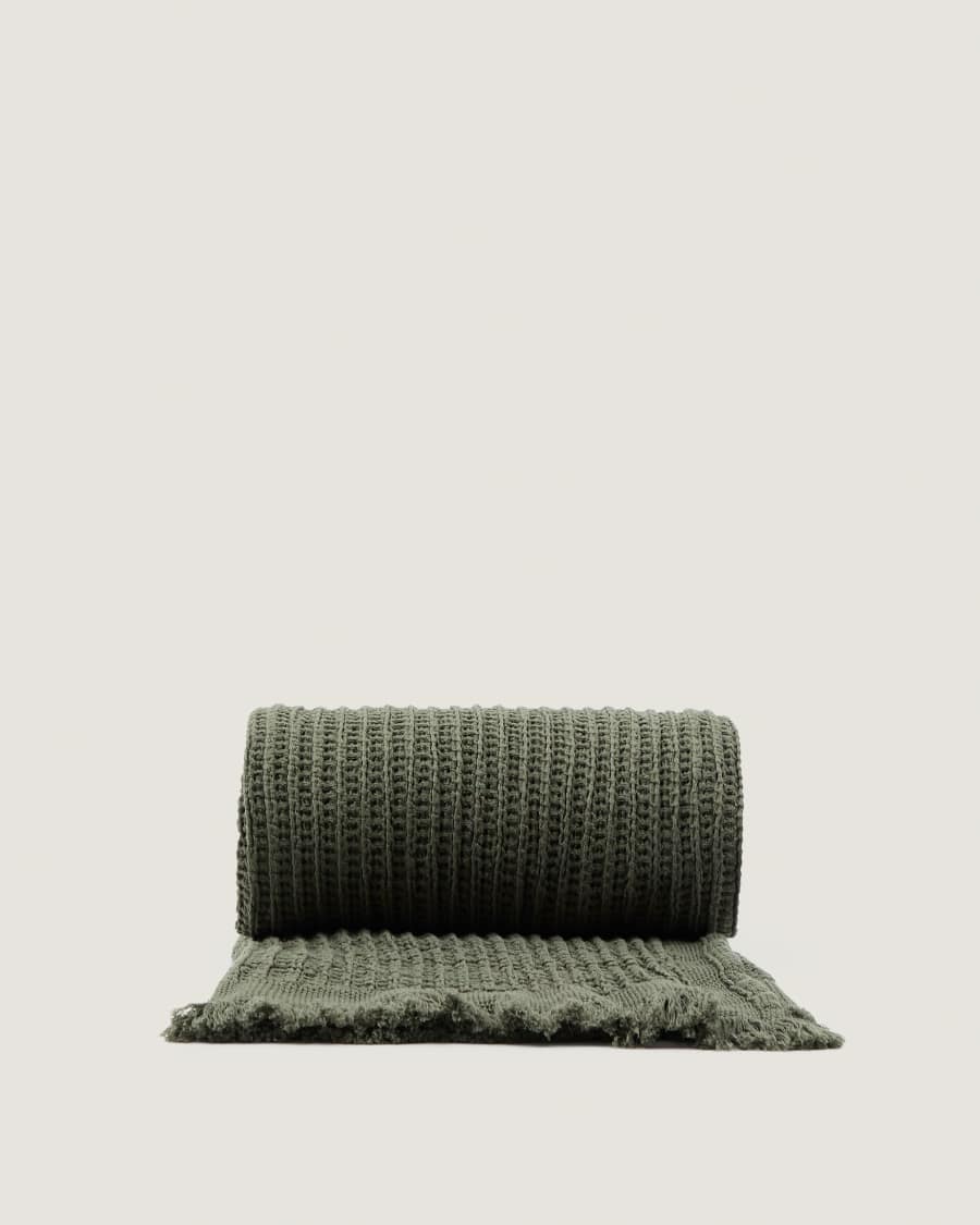 Nulina 100% cotton waffle blanket in green 130 x 170 cm