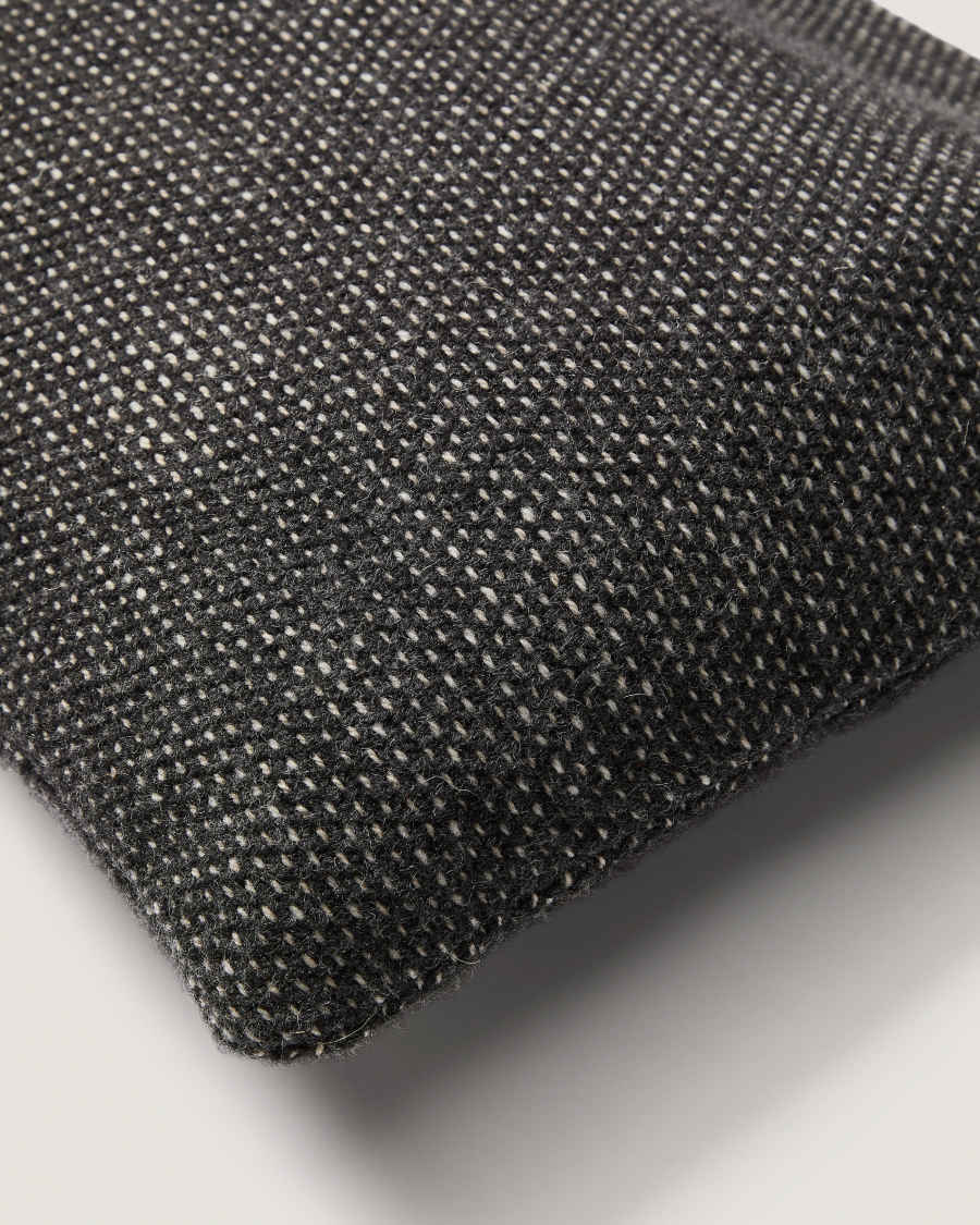 Kissenhülle Elira aus schwarzer Wolle und Acryl 40 x 60 cm