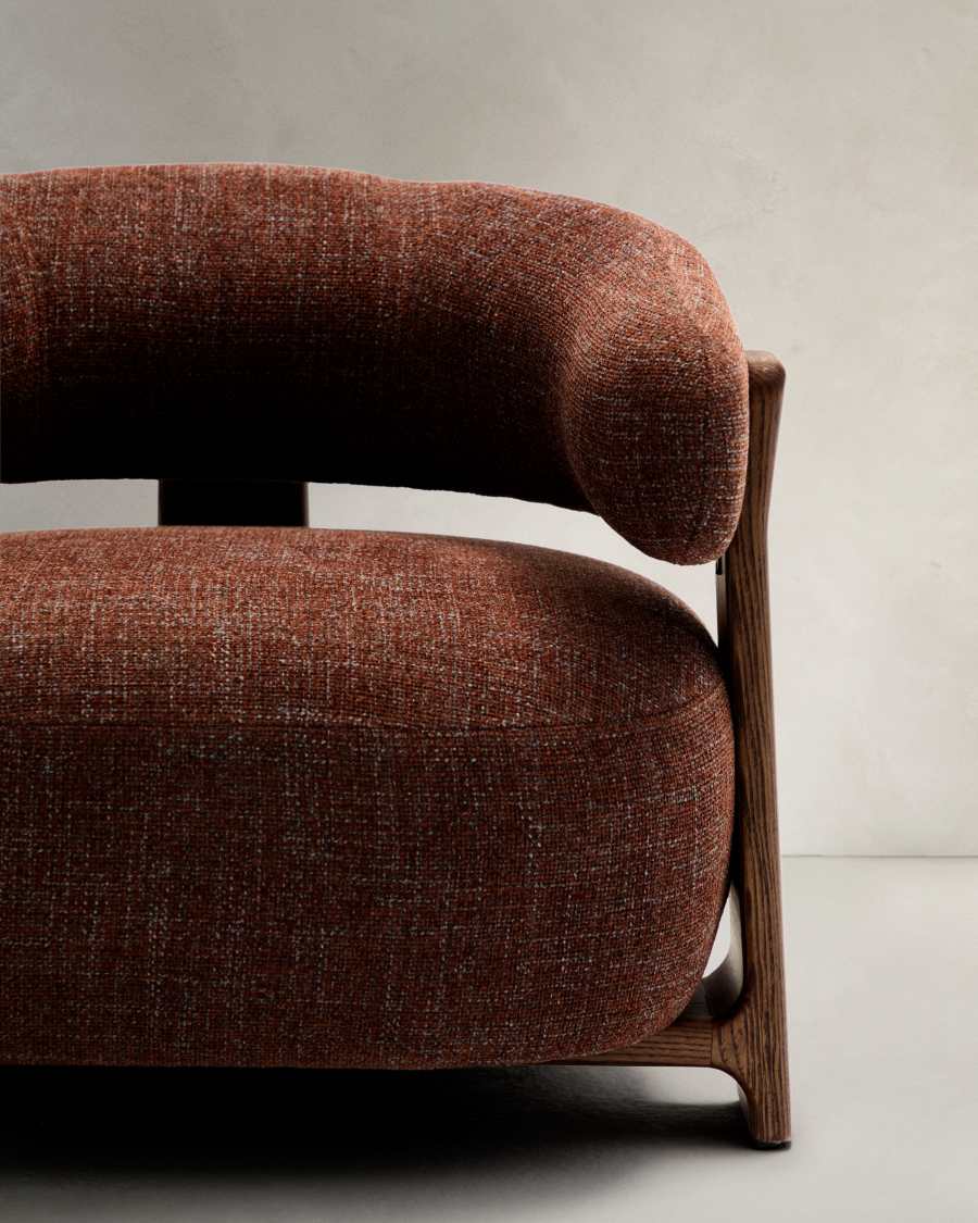 Granite fire-retardant armchair in brown chenille and solid ash wood with walnut-coloured finish FSC 100%