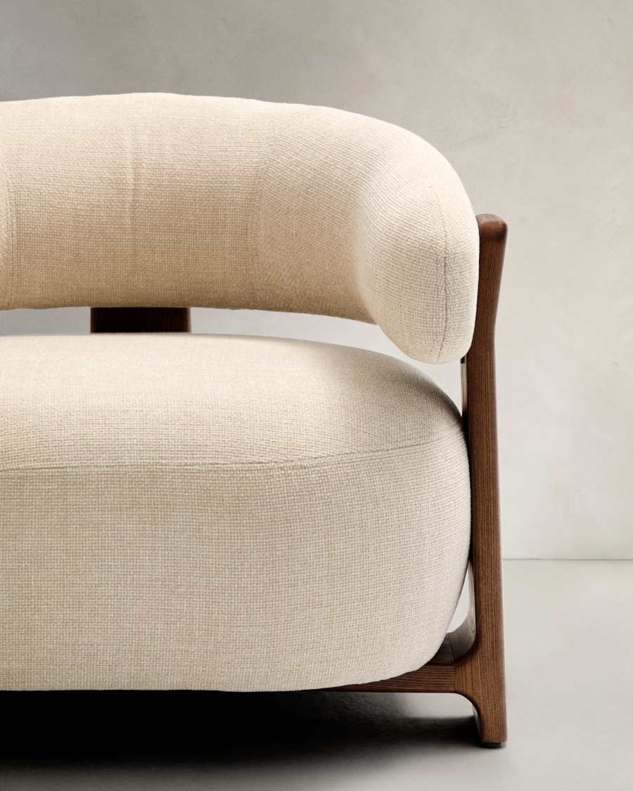 Granite fire-retardant armchair in beige chenille and solid ash wood with walnut-coloured finish FSC 100%