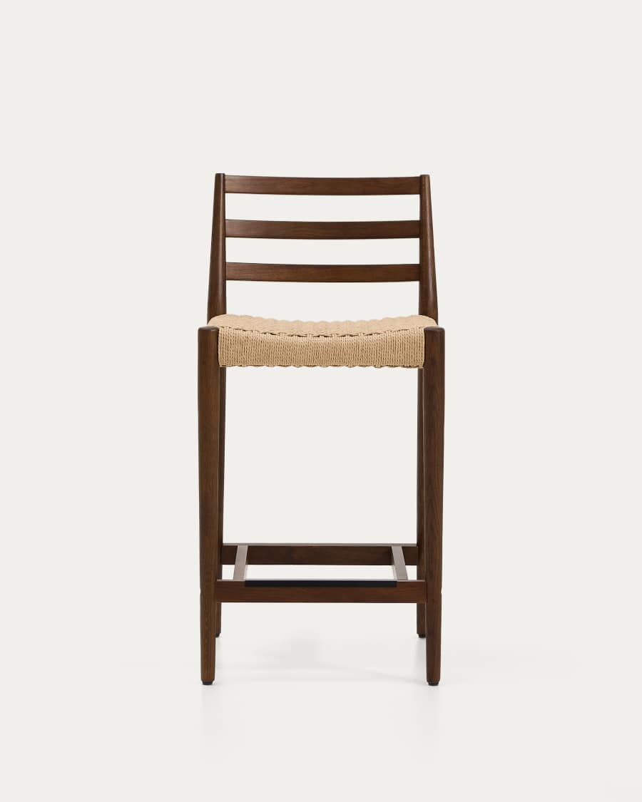 Sgabello Analy con schienale in legno massello di rovere con finitura noce e seduta in corda, 65 cm, FSC 100%