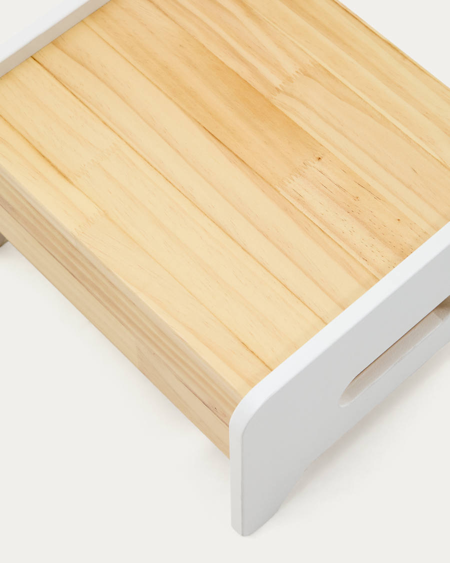Cecilia kids’ step-stool in solid natural and white pine