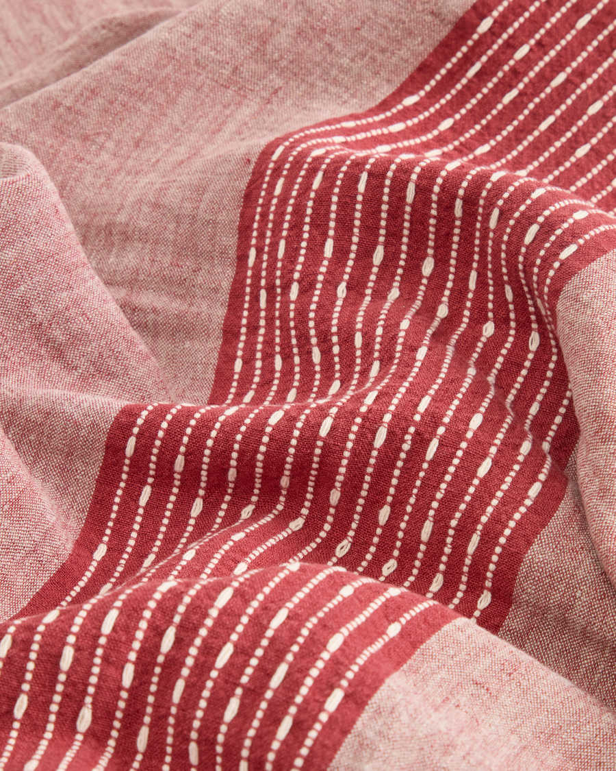 Calena linen jacquard tablecloth with red central stripe 150 x 250 cm