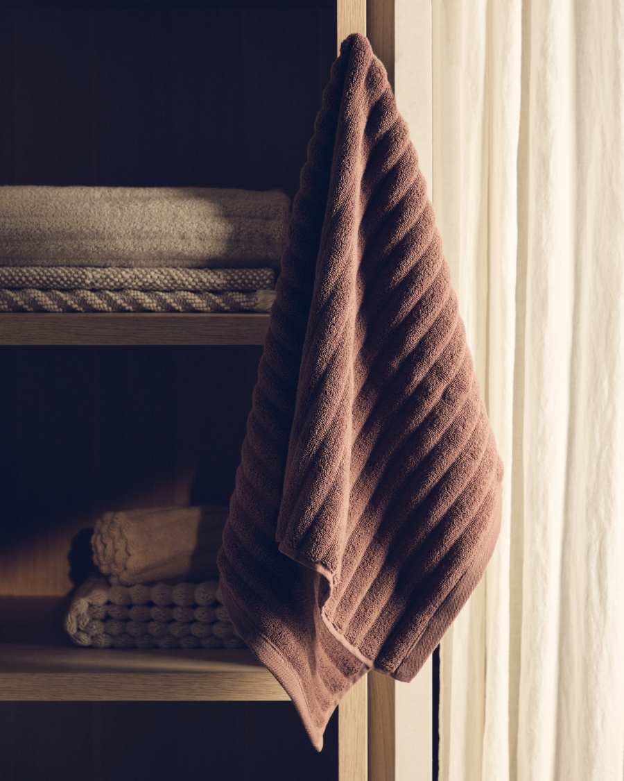 Navira 100% cotton dark brown bath towel 70 x 140cm