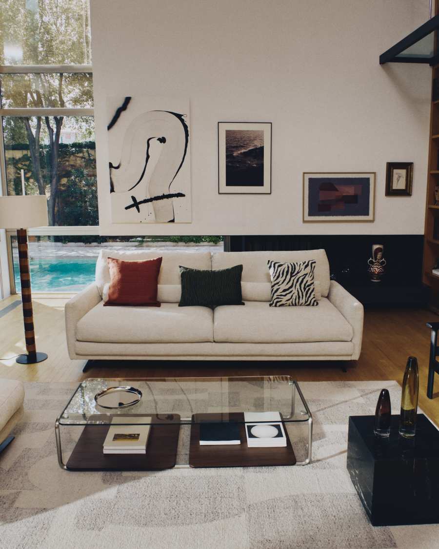 Veliro beige chenille 2-seater sofa with black steel legs 210cm FSC Mix Credit