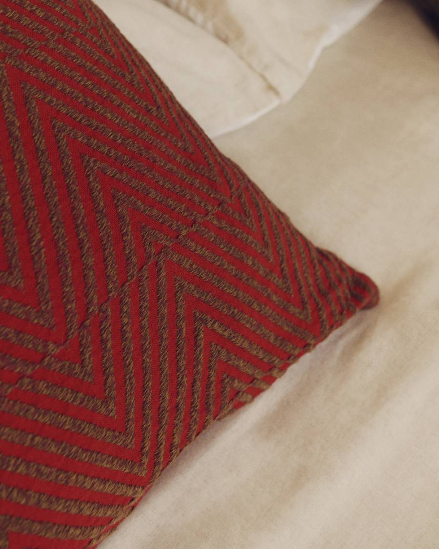 Lunver cushion cover in red chevron jacquard 50 x 50 cm