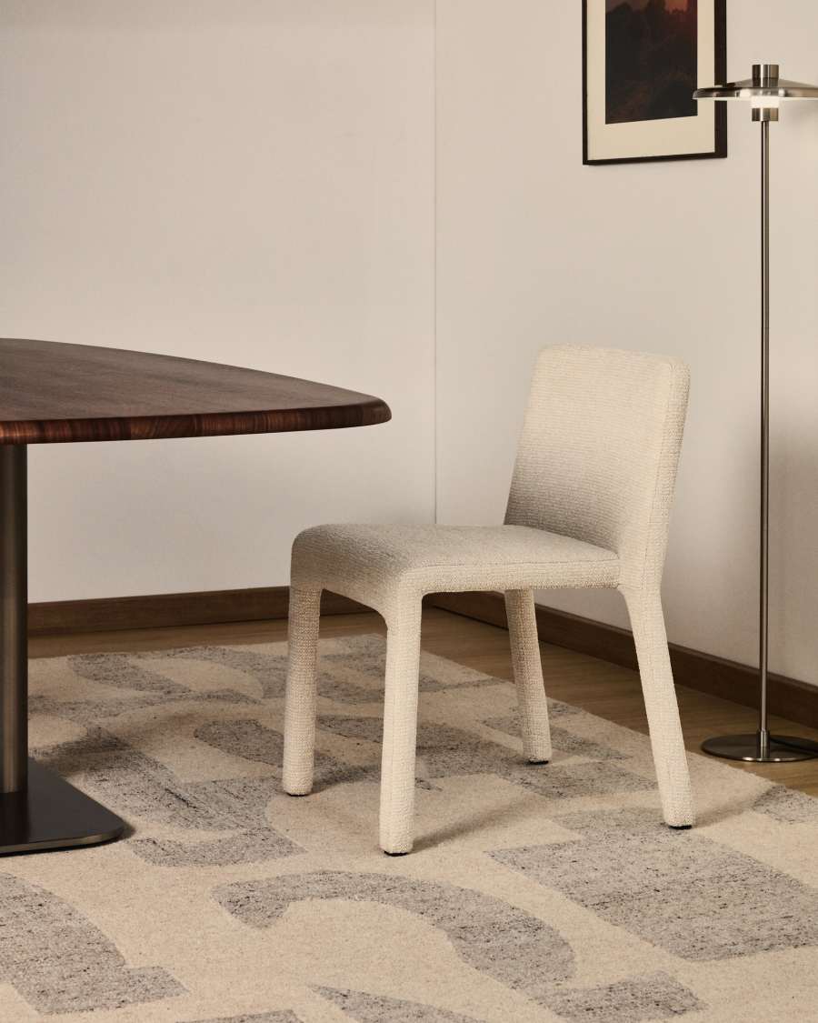 Στιβαζόμενη καρέκλα Loria σε μπεζ chenille FSC 100%