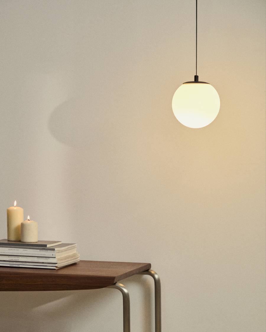 Brisia metal ceiling lamp with black finish and 1 frosted glass ball Ø15cm