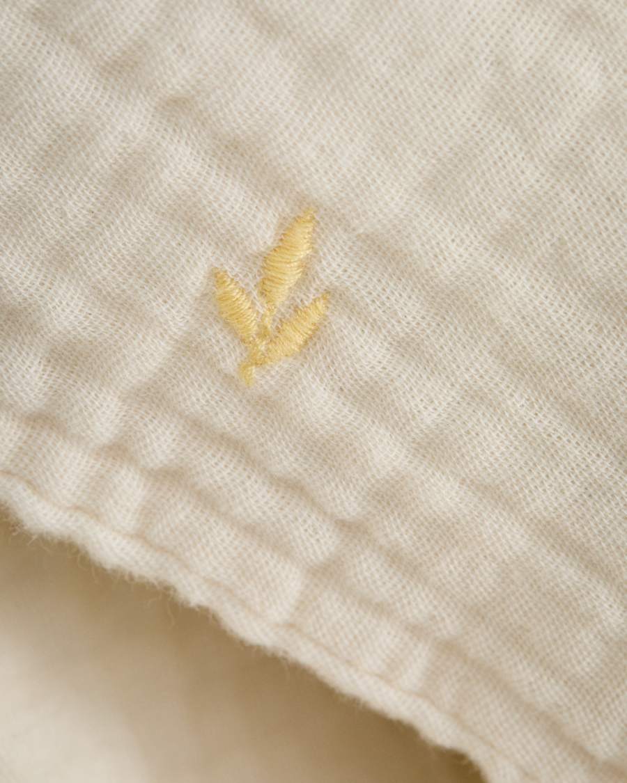 Dorani duvet cover and pillow case set in double-gauze cotton with embroidery detail for 70cm bed