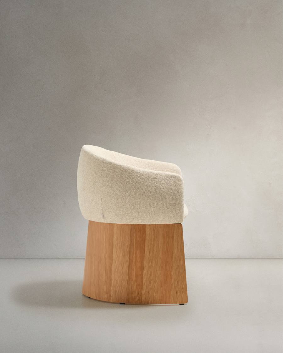 Bosca chair in beige chenille and oak veneer FSC 100%