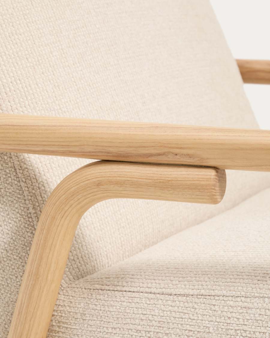 Poltrona Sylo in ciniglia beige e legno massiccio di frassino con finitura naturale FSC 100%