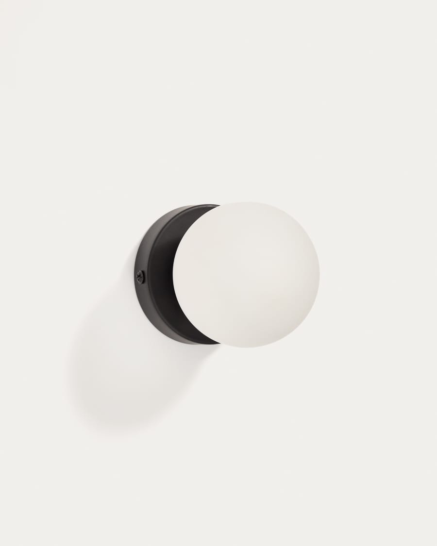 Brisia metal wall lamp with black finish and 1 frosted glass ball Ø8cm