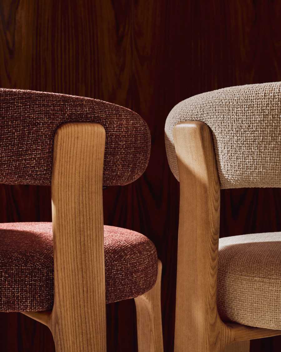 Hocker Granite aus beigefarbener Chenille und massivem Eschenholz mit naturfarbenem Finish, FSC 100%, 75 cm