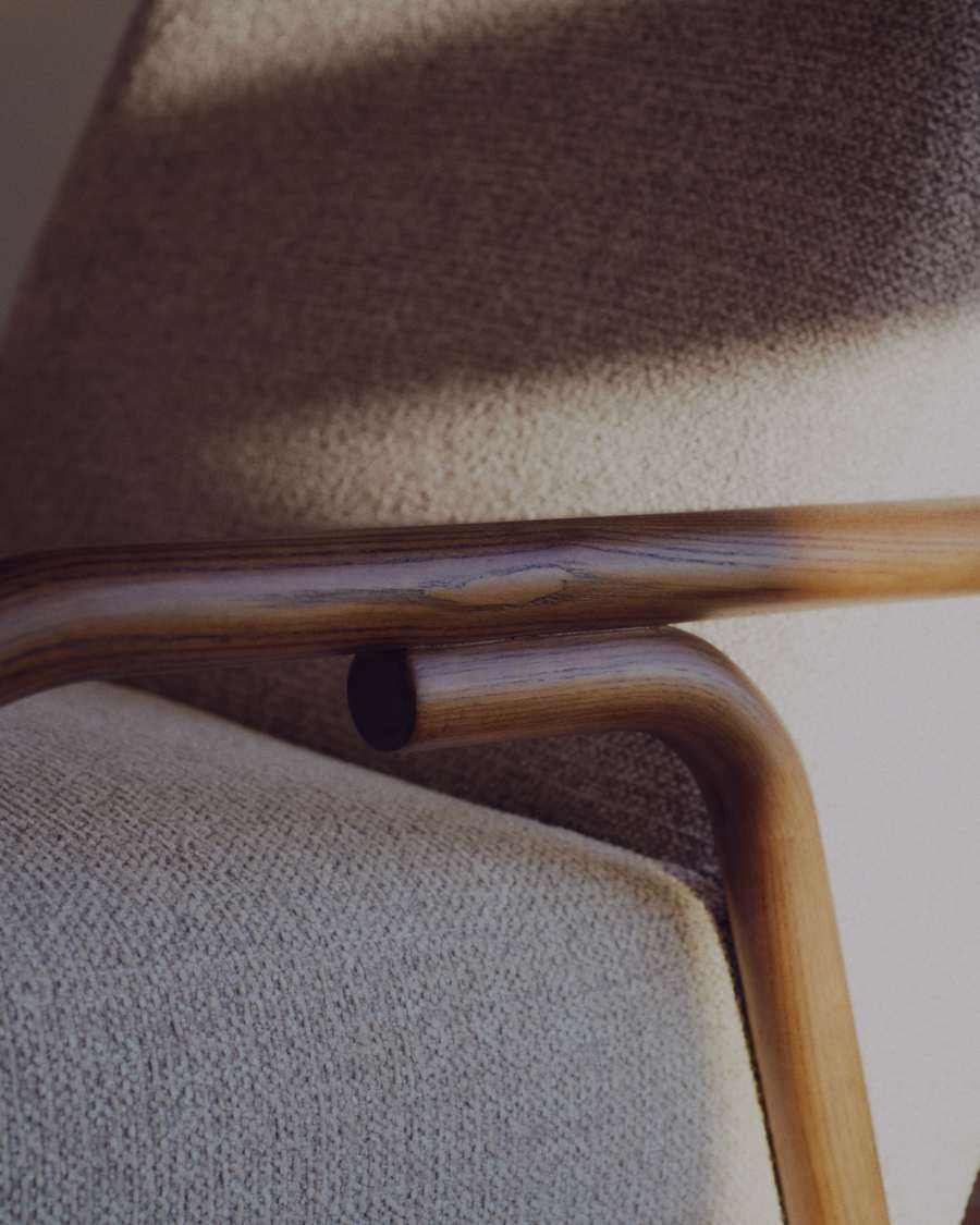 Sylo armchair in beige chenille and solid ash wood with walnut-coloured finish FSC 100%