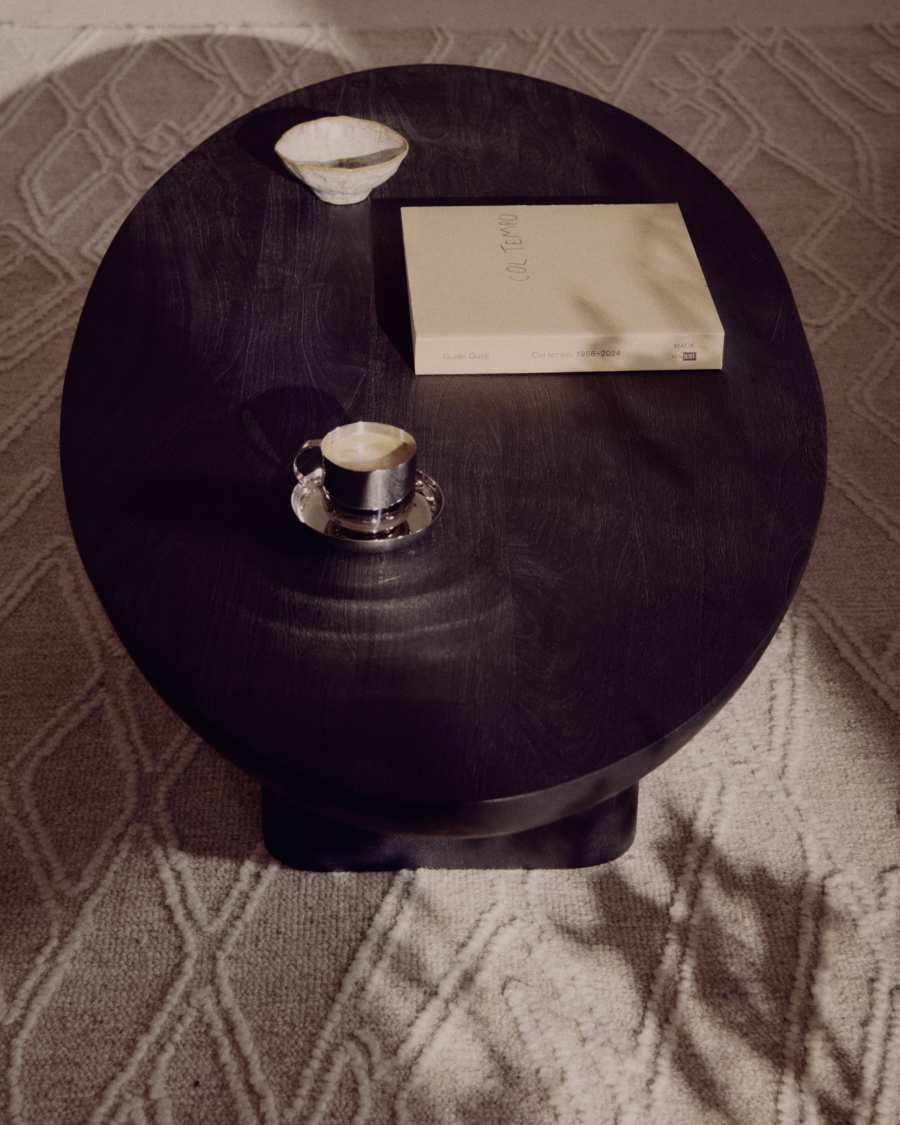 Ovak side table in solid acacia wood with black finish FSC 100% Ø50cm