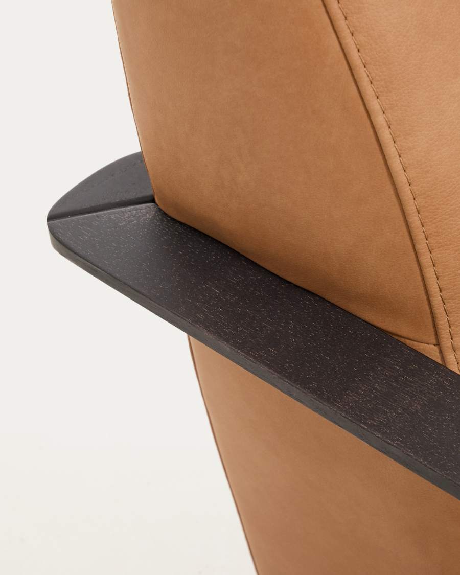 Sessel Meghan in braunem Leder mit massivem Eschenholz mit wengefarbenem Finish, FSC Mix Credit