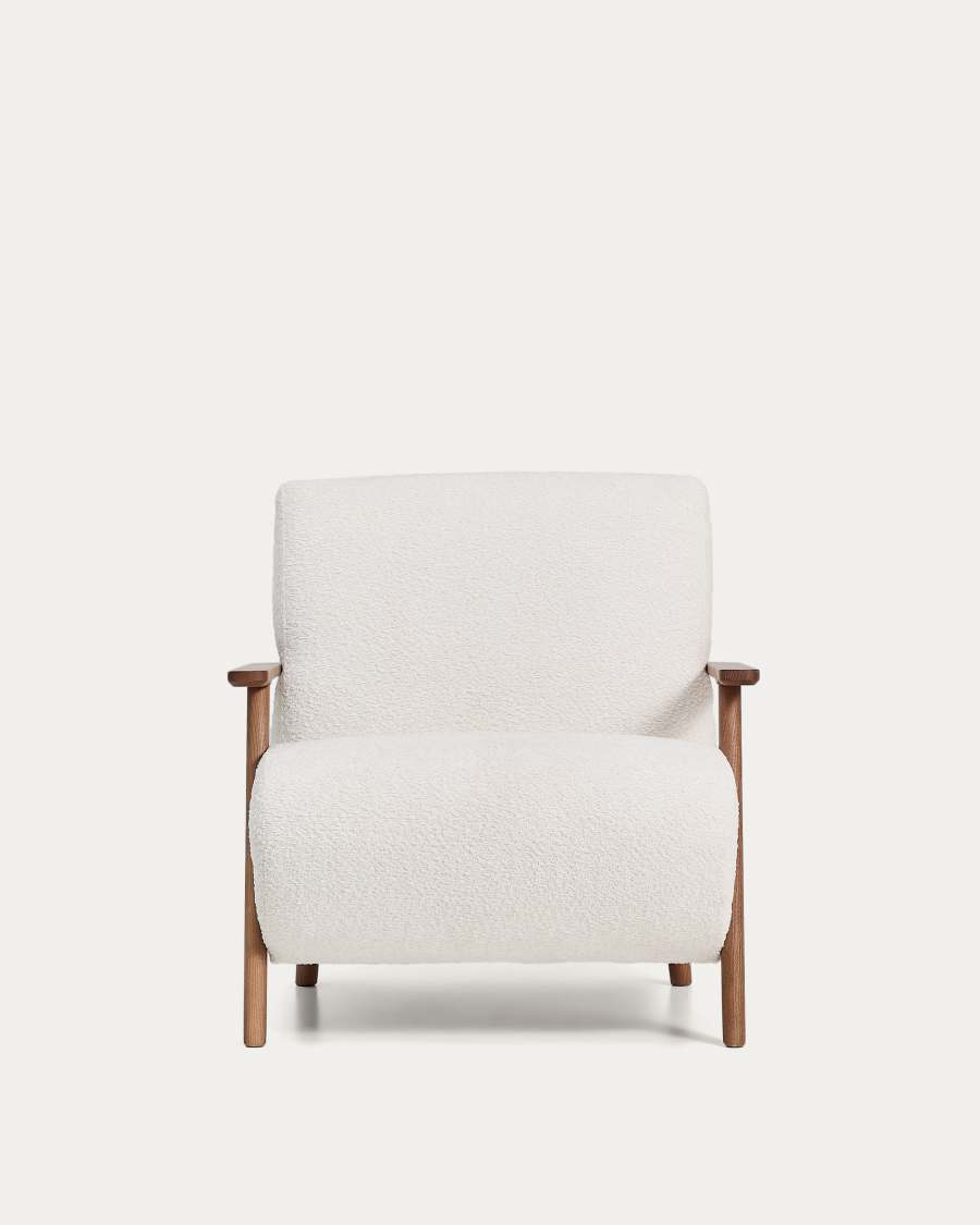 Sessel Meghan in ecrufarbenem, schwer entflammbarem Lammfellimitat mit massivem Eschenholz mit Nussbaum-Finish, FSC Mix Credit