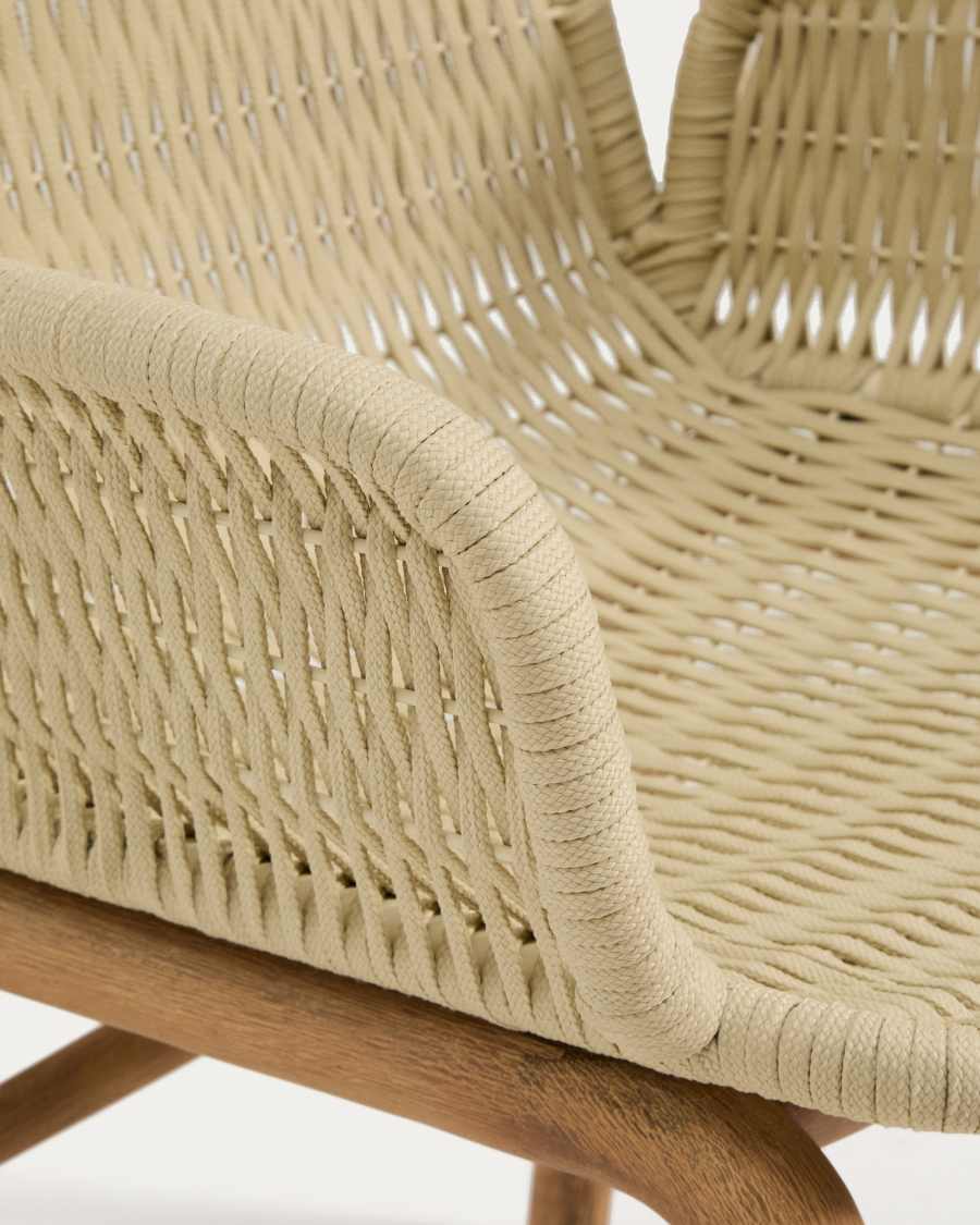 Καρέκλα Alipa με μπράτσα από μασίφ ξύλο ακακίας και 100% FSC εκρού σκοινί