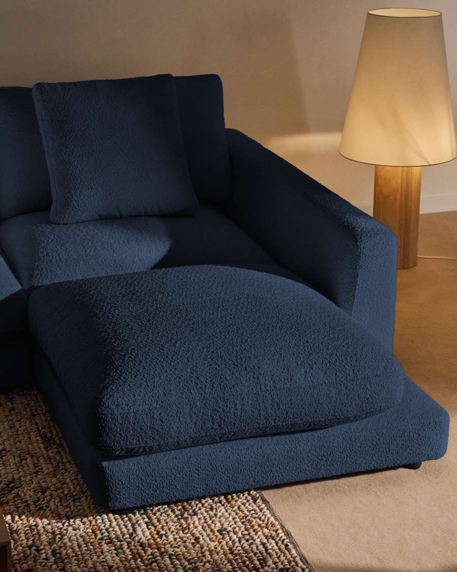 Gala blauwe 4-zits-bank met chaise longue rechts van brandvertragende imitatieschapenvacht FSC Mix Credit 300 cm