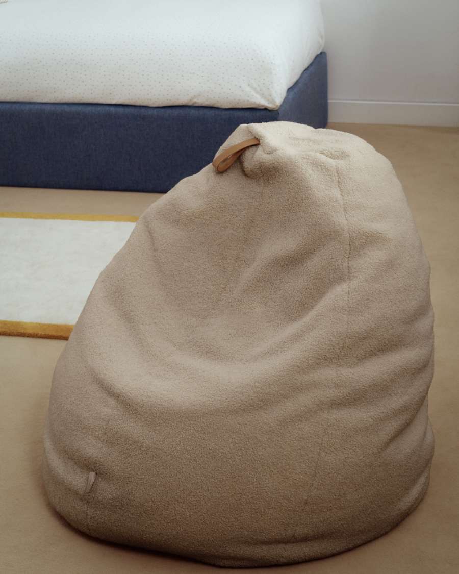 Vicka pouffe in beige bouclé, Ø 70 cm