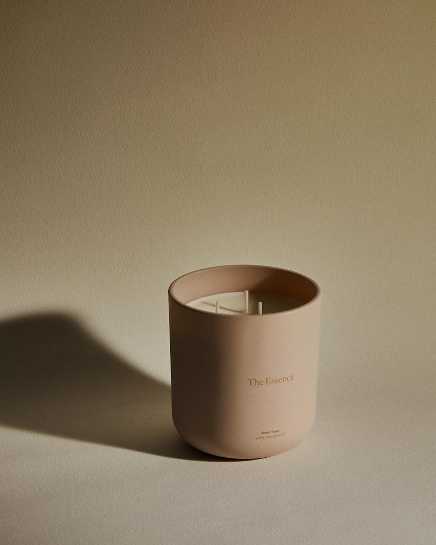 500g The Essence scented candle