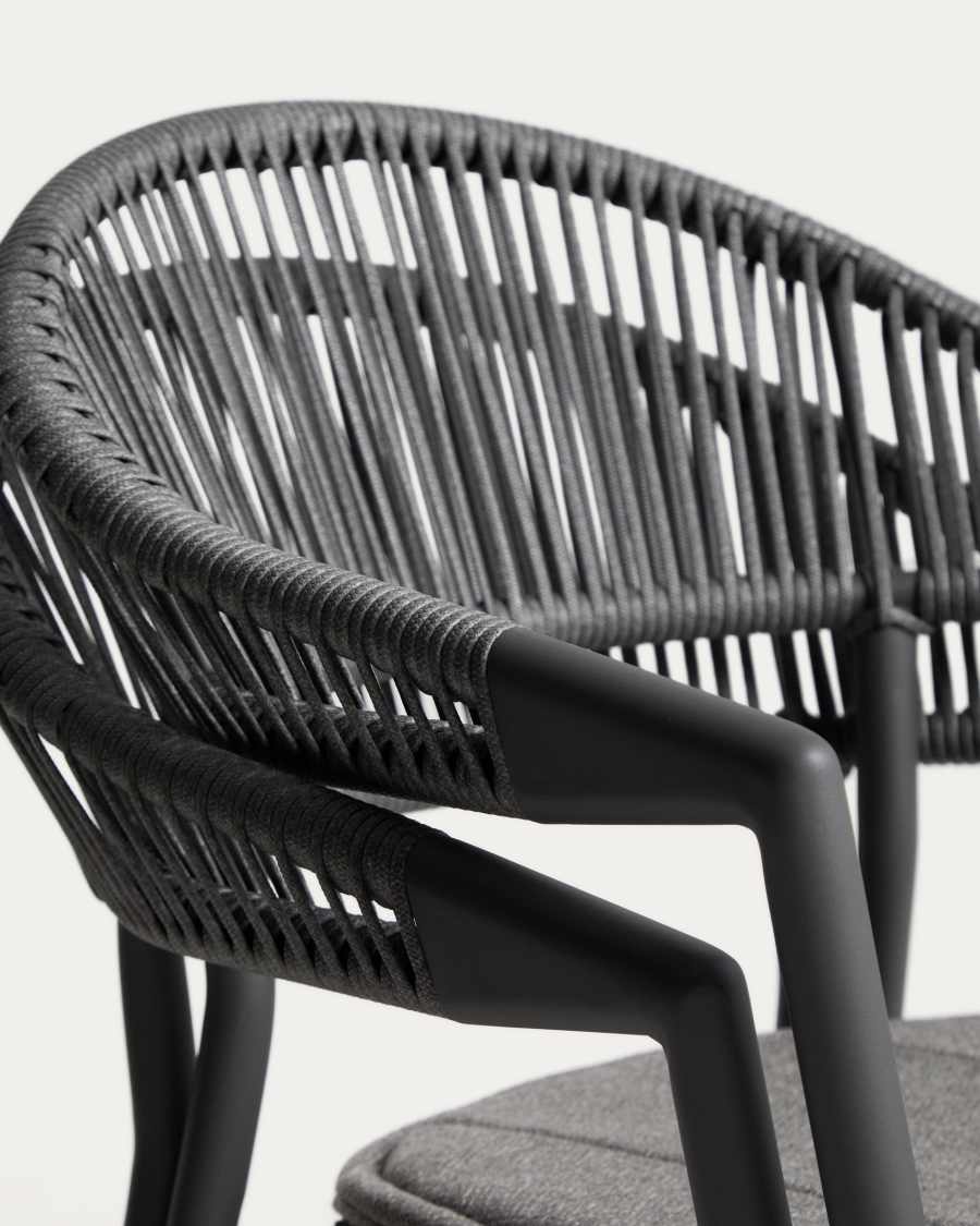 Chaise d’extérieur empilable Alimia en aluminium graphite avec corde synthétique grise