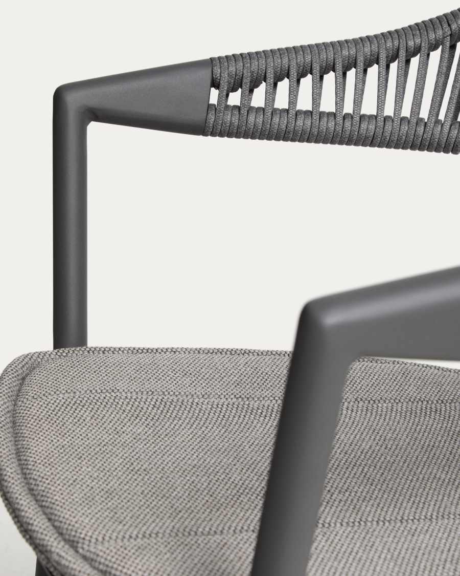 Chaise d’extérieur empilable Alimia en aluminium graphite avec corde synthétique grise