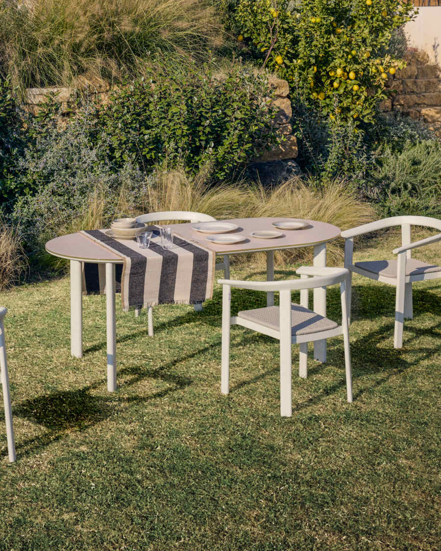 Οβάλ τραπέζι Erice από αλουμίνιο και γυαλί σε χρώμα εκρού 180 x 90 εκ