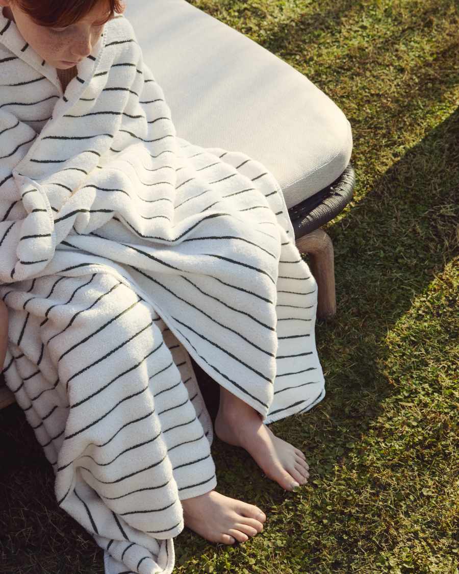 Handtuch Dorane aus 100 % Baumwolle mit grünen Streifen 70 x 140 cm