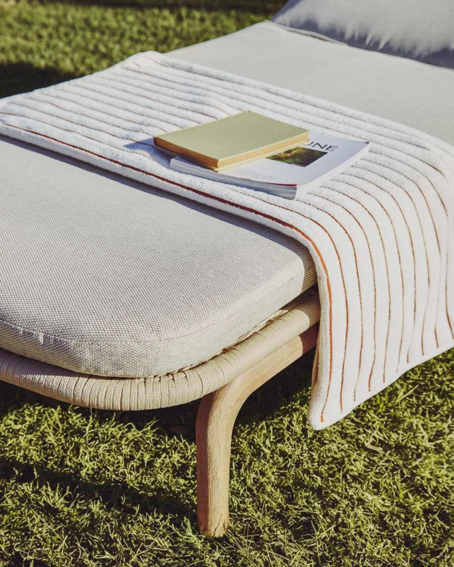 Ξαπλώστρα Alipa από μασίφ ξύλο ακακίας και 100% FSC εκρού σκοινί