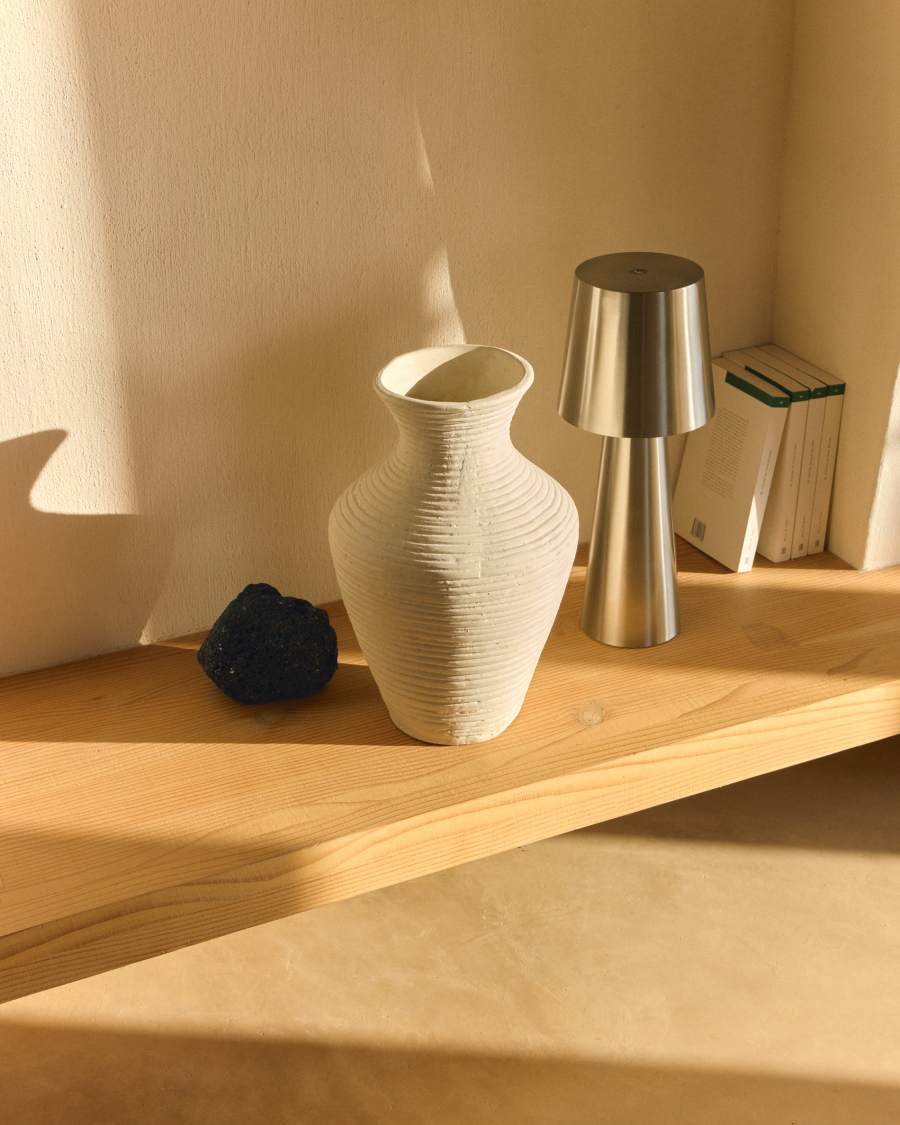 Arenys small table lamp in metal with a shiny silver finish