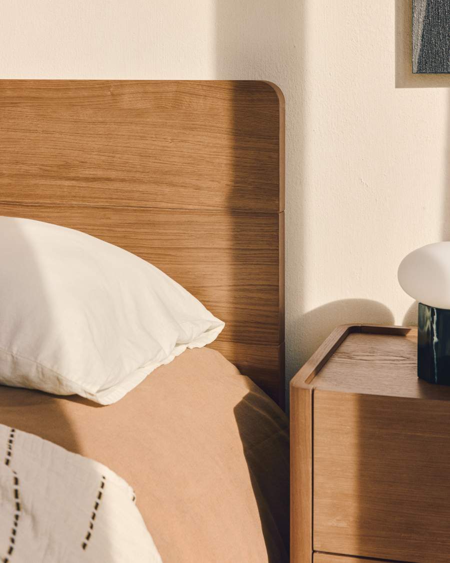 Arelida bed made of oak veneer and solid oak wood with light brown finish for 160 x 200cm mattress