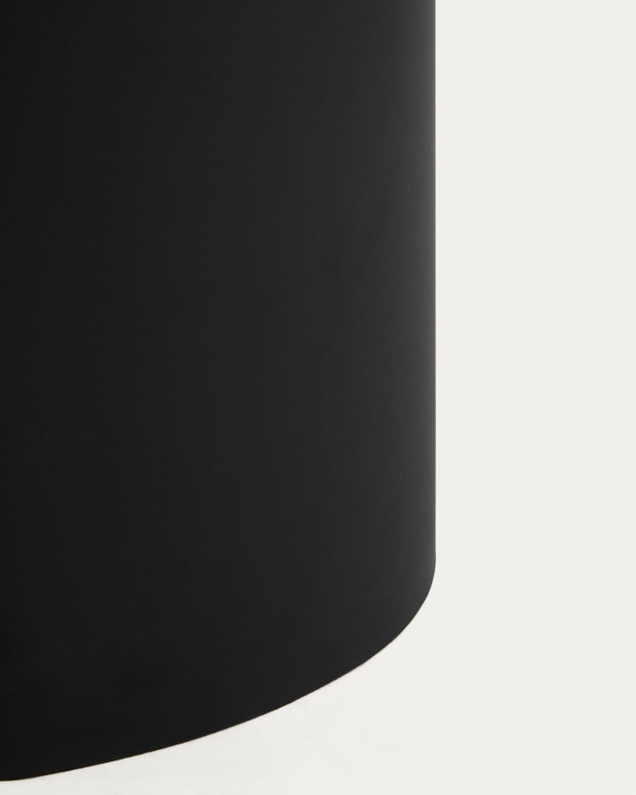 Table d’appoint Olir en verre trempé et acier noir 48 x 46,8 cm