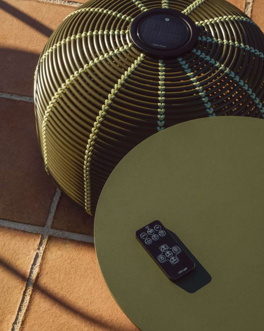 Ηλιακό επιτραπέζιο φωτιστικό εξωτερικού χώρου Garoina LED σε πράσινο συνθετικό ρατάν Ø50 εκ