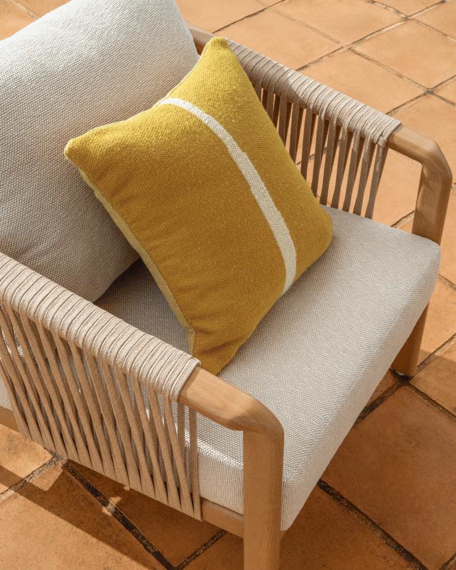 Sirte outdoor set with 3-seater sofa, 2 armchairs and aluminium table with wood-effect finish and ecru cushions