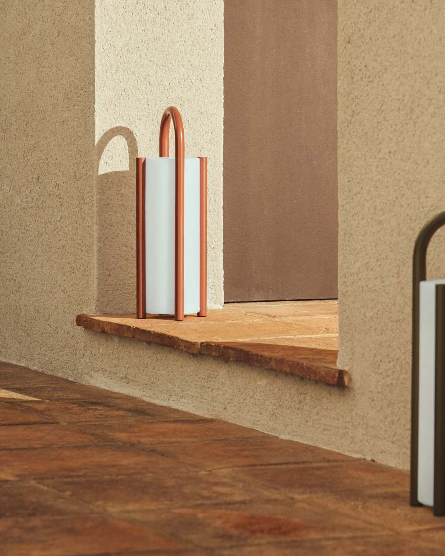 Große tragbare Tischlampe Leros aus Polyethylen und terrakottafarbenem Stahl