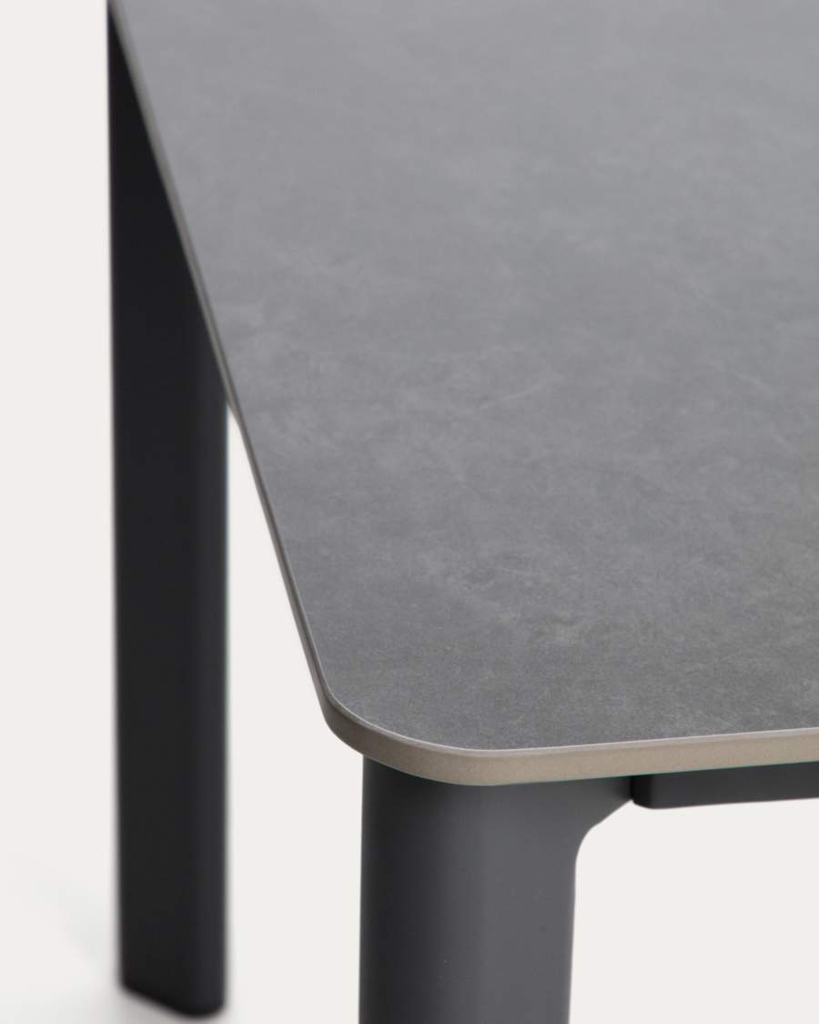 Table Anafi en pierre frittée et aluminium graphite 180 x 90 cm